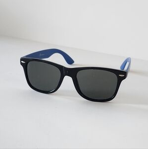 **FREE add-on** Basic Sunglasses
